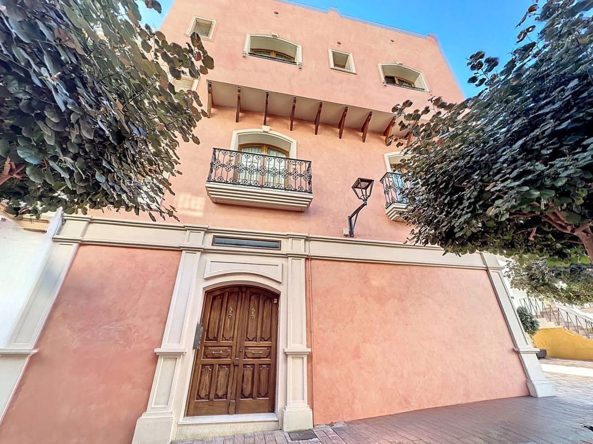 7-slaapkamer stadswoning in Estepona in Estepona - foto 5