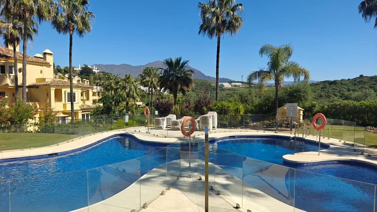 Drie-slaapkamer appartement in Majestic Hills, Casares in Casares - foto 2