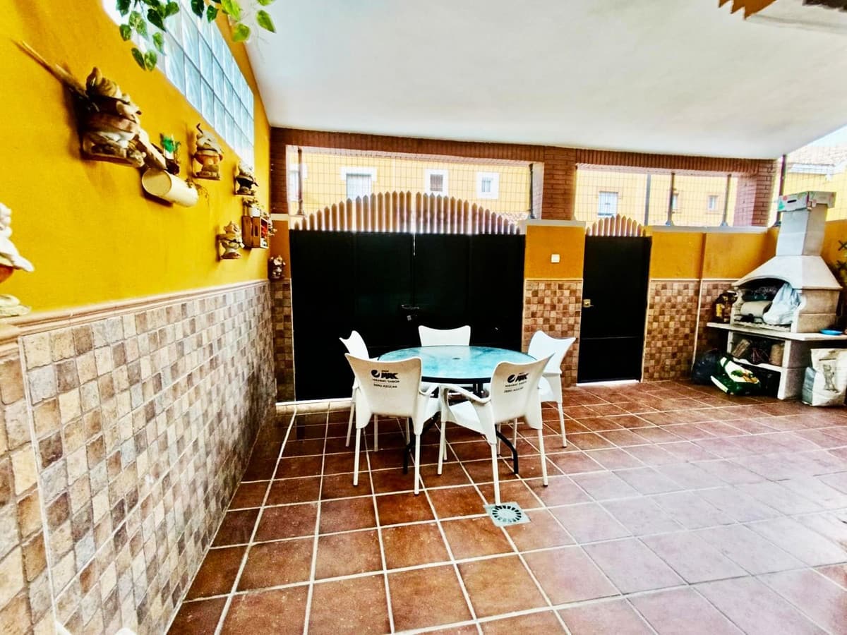 4-slaapkamerwoning in Alhaurín de la Torre in Alhaurín de la Torre - foto 2