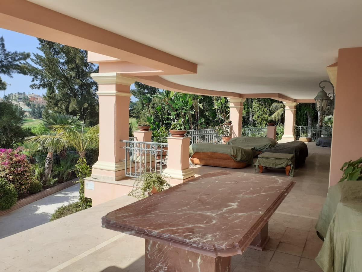 Villa met 4 slaapkamers in Estepona in Estepona - foto 11