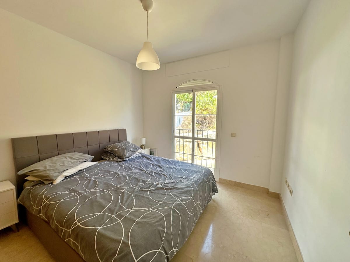 Ruime 3-slaapkamer villa in Benahavís, Puerto de Los Almendros, met panoramisch zee- en bergzicht in Benahavís - foto 8