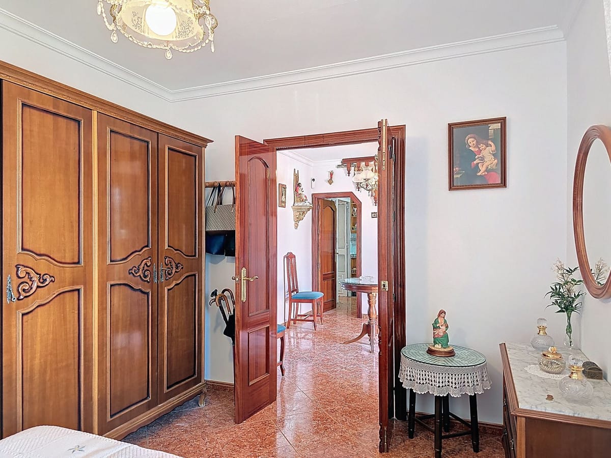 Drie-slaapkamer stadswoning van 196 m² in Cómpeta in Cómpeta - foto 9