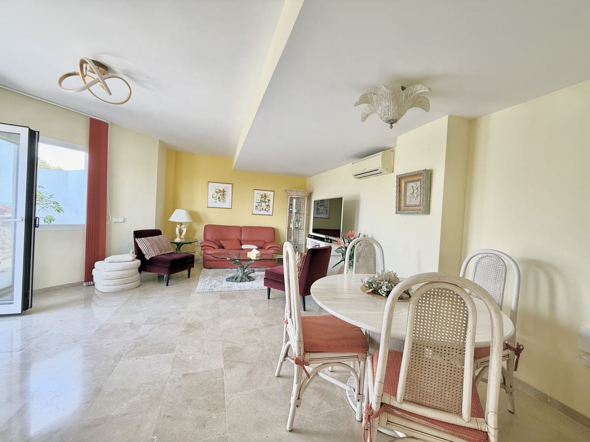 Exclusieve duplex-penthouse in Las Lomas de Marbella Club – panoramische zee- en bergzichten in Marbella - foto 7