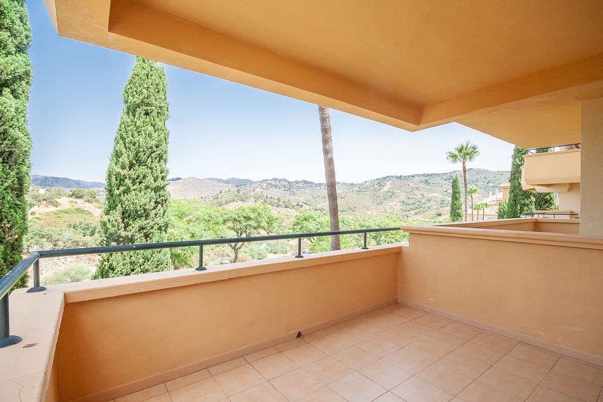 Drie-slaapkamer appartement in Elviria met panoramisch zeezicht in Elviria - foto 11