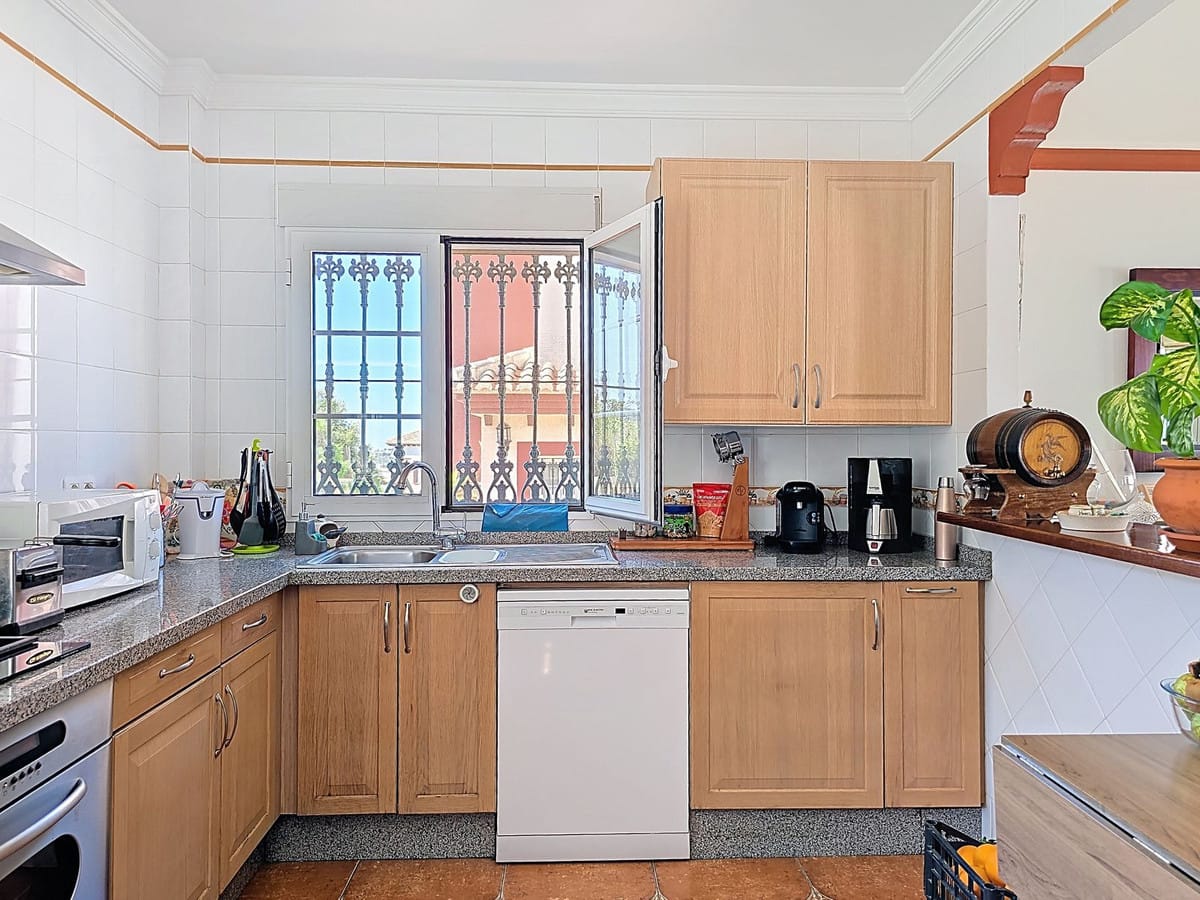 Prachtige villa met drie verdiepingen en spectaculair uitzicht in Canillas de Albaida in Canillas de Albaida - foto 15