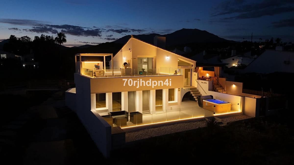 4-slaapkamer villa aan het strand in Estepona – gerenoveerd in 2021 in Estepona - foto 3