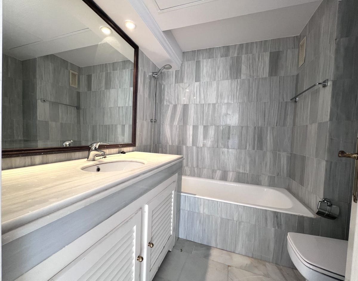 Appartement met 2 slaapkamers in Estepona in Estepona - foto 18