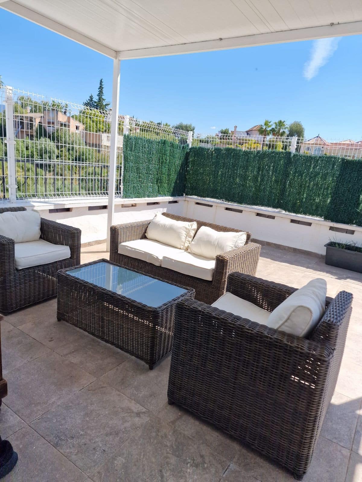 Estepona: 3-slaapkamerwoning met dakterras, zonnepanelen en gemeenschappelijk zwembad in Estepona - foto 4