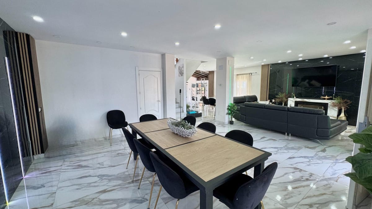 Vrijstaande villa met 5 slaapkamers in Alhaurín de la Torre in Alhaurín de la Torre - foto 10