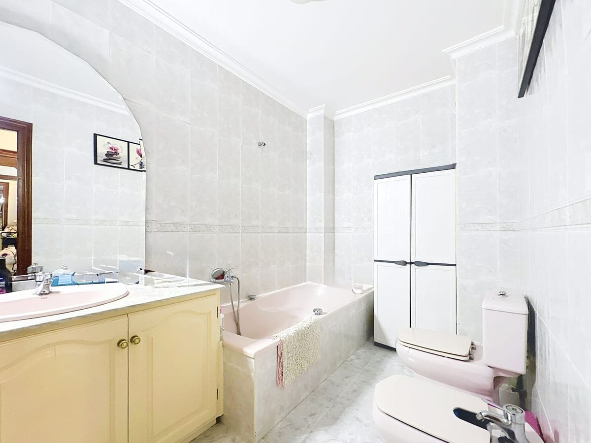 Drie-slaapkamerappartement in Estepona in Estepona - foto 8