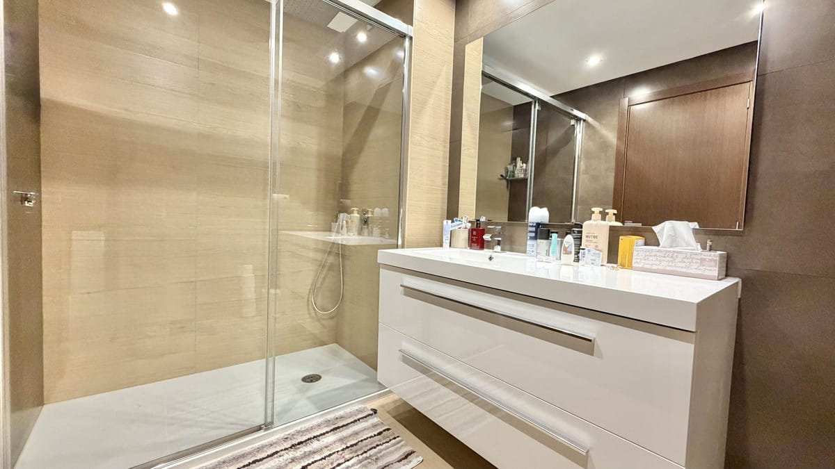 Avalon 5 – Hoekpenthouse met panoramisch zee-, golf- en bergzicht in Los Arqueros in Los Arqueros - foto 16