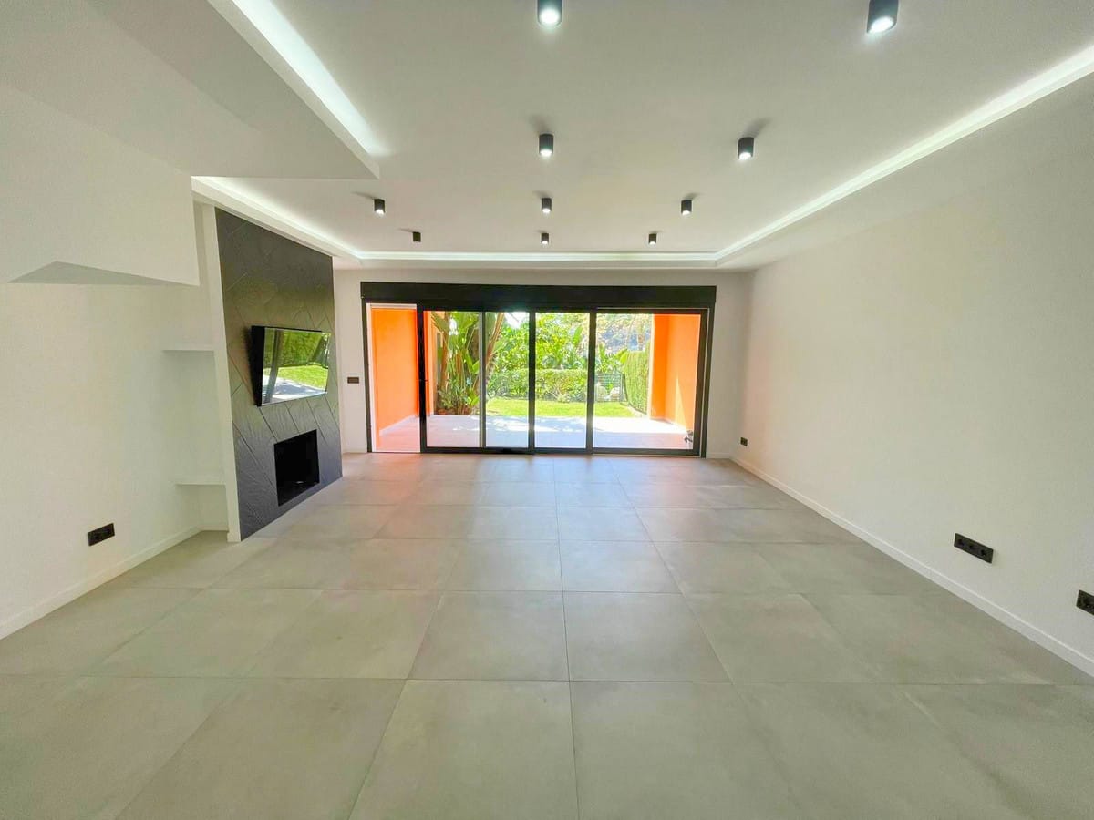 Gerenoveerde 3-slaapkamer stadswoning in El Paraiso (Málaga) in El Paraiso - foto 10