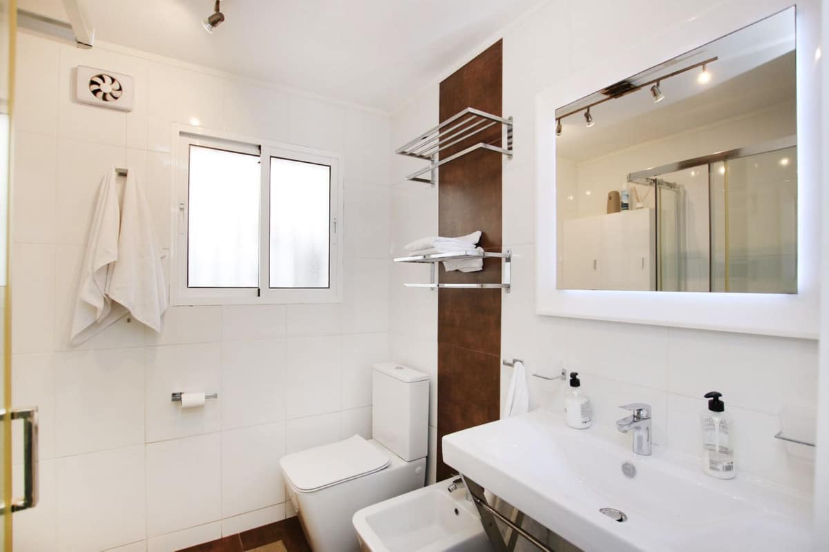 Appartement met 4 slaapkamers in Estepona, volledig gerenoveerd in Estepona - foto 18