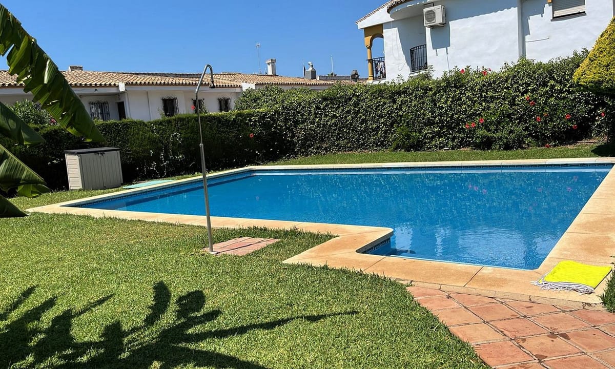 Uitzonderlijk gelijkvloers 2-slaapkamer appartement met zeezicht en ruim terras – Miraflores, Mijas Costa in Miraflores - foto 16