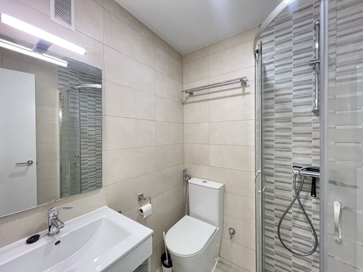 1 bedroom Apartment in Torremolinos in Torremolinos - foto 12