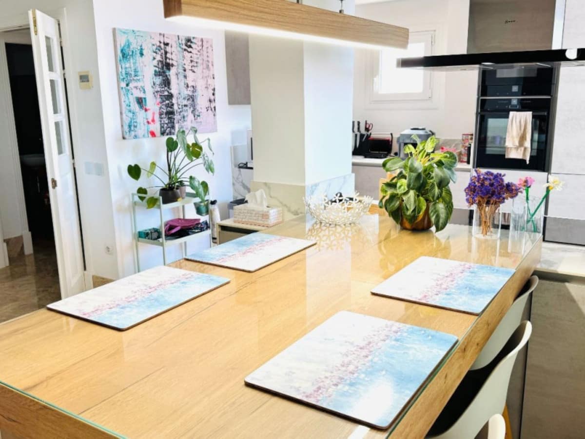 Spectaculair driekamer duplex met 180° zeezicht in Santa Clara Golf, Marbella in Marbella - foto 5
