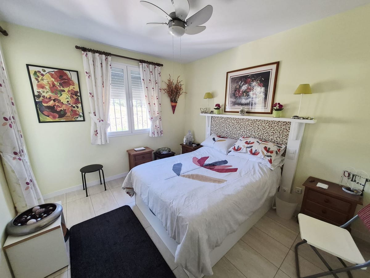 Tussenwoning met 2 slaapkamers in El Chaparral, Málaga in El Chaparral - foto 13