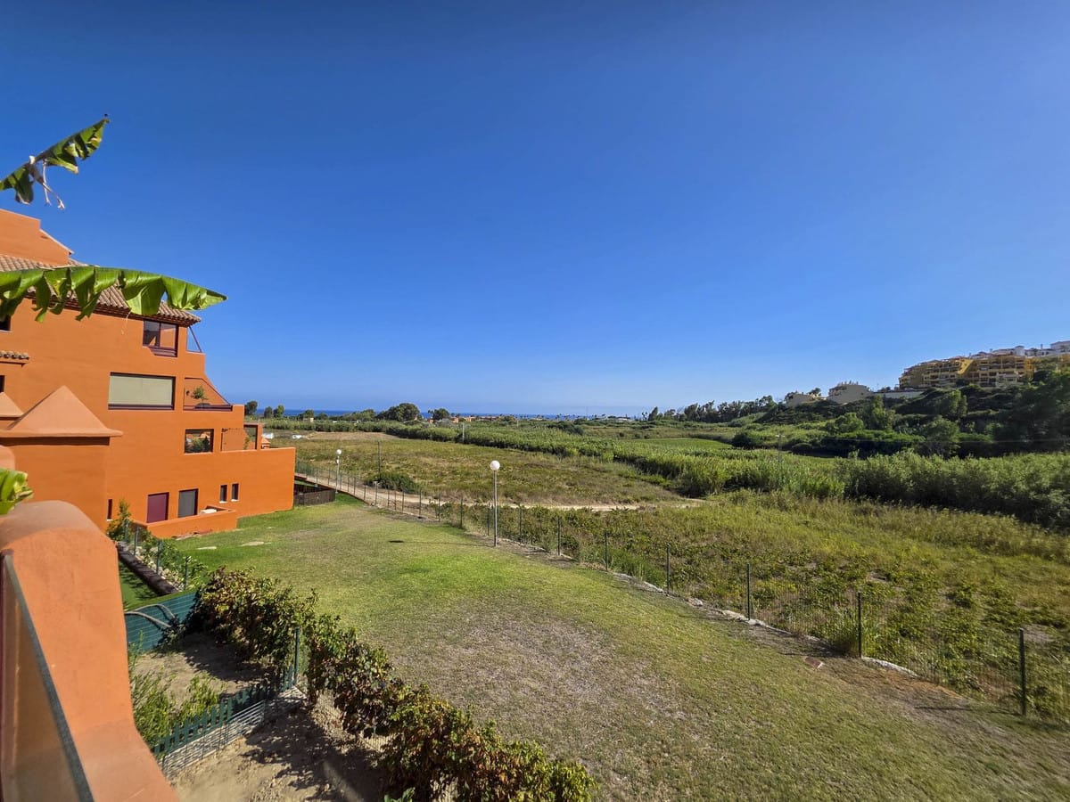 Drie-slaapkamerappartement met glazen terrassen en zeezicht in Viñedos del Mar, La Duquesa in La Duquesa - foto 16