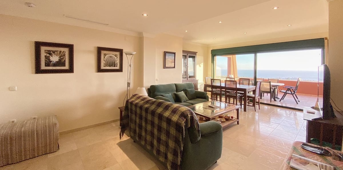 Exclusieve penthouse met 2 slaapkamers en 2 badkamers in Marbella in Marbella - foto 17