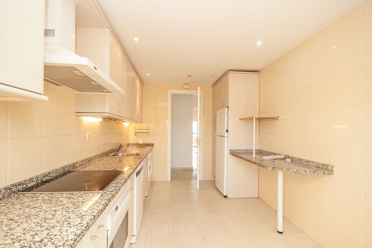 Drie-slaapkamer appartement in Elviria met panoramisch zeezicht in Elviria - foto 15