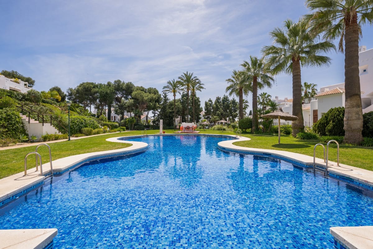 Drie-slaapkamerappartement in Los Monteros in Los Monteros - foto 5