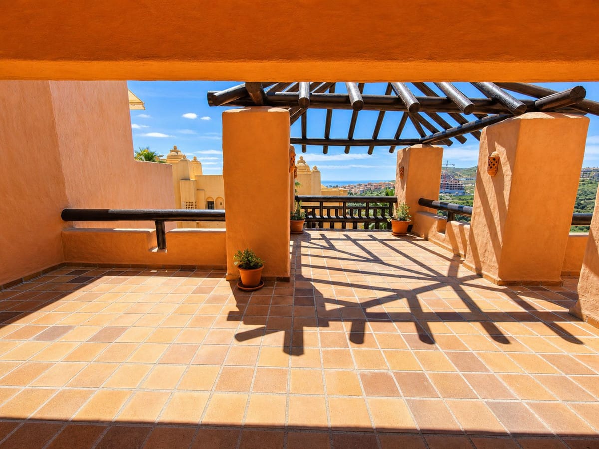 Spectaculair penthouse met zee- en golfbaanuitzicht in San Luis de Sabinillas in San Luis de Sabinillas - foto 6