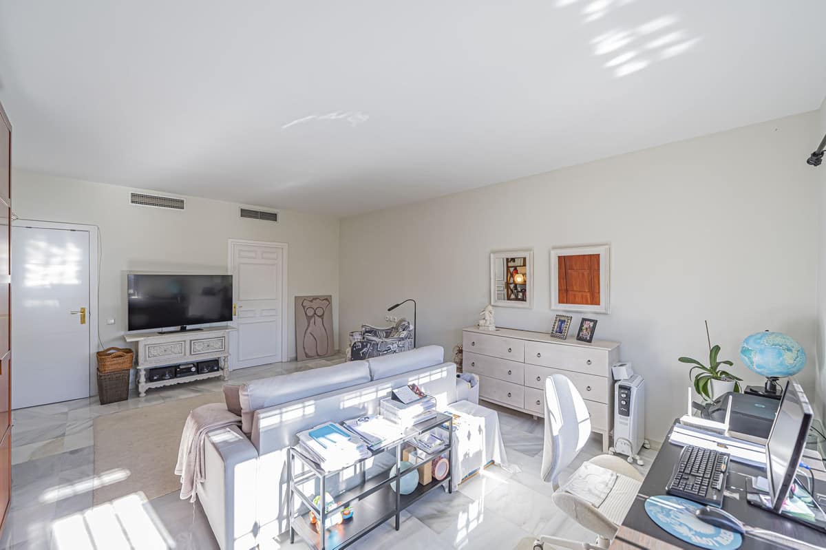 Appartement met 2 slaapkamers in Benahavís in Benahavís - foto 12