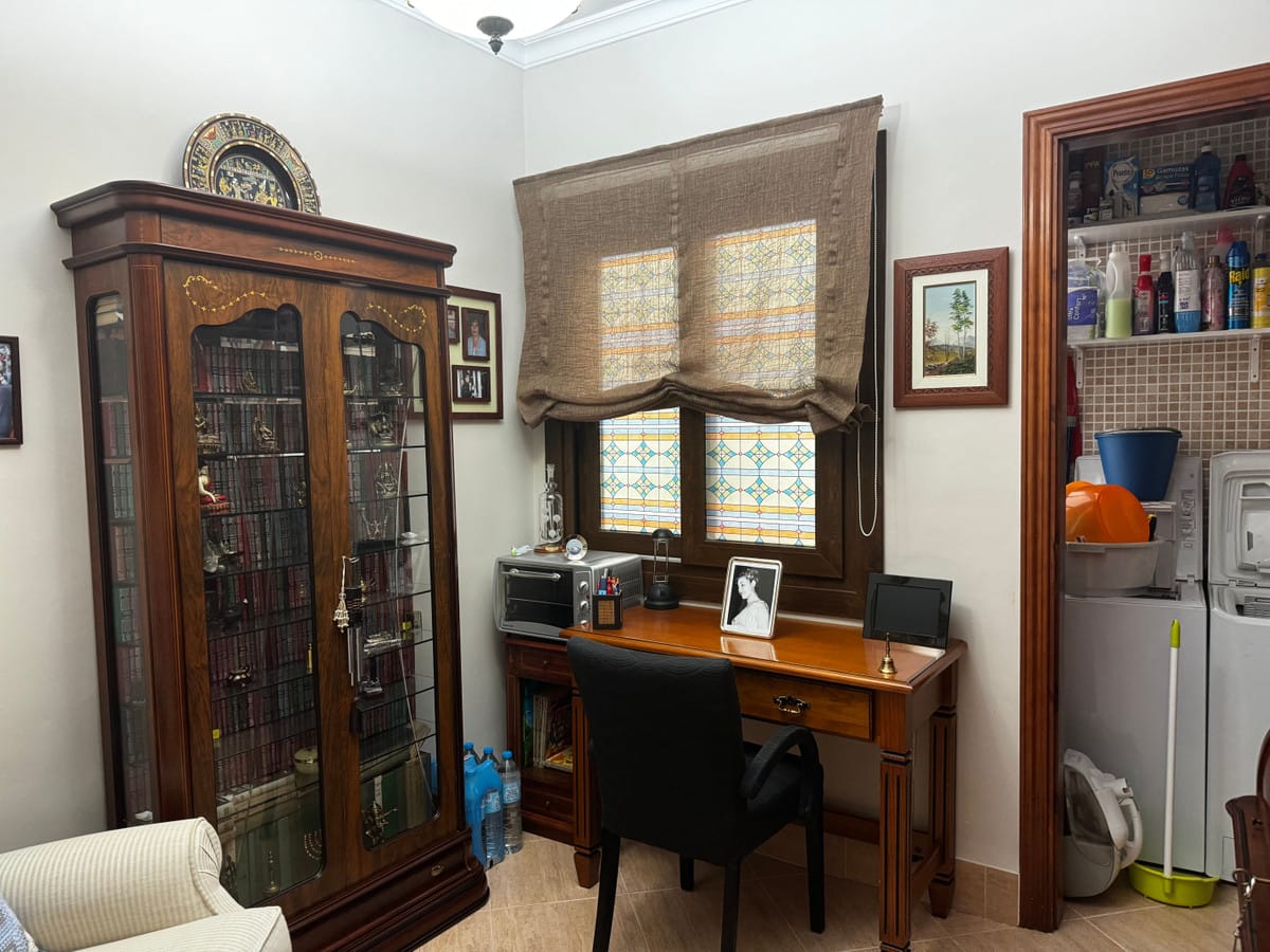 Drie slaapkamers appartement in Málaga in Málaga - foto 11