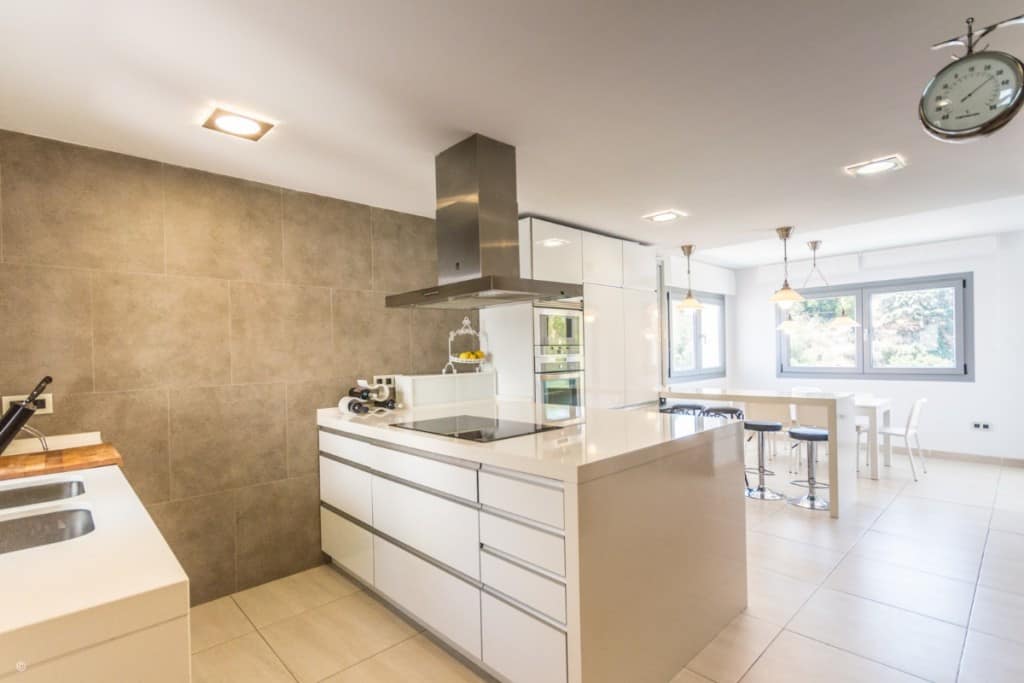 5-slaapkamer villa met gastenverblijf en boomgaard in Mijas Costa in Mijas Costa - foto 17