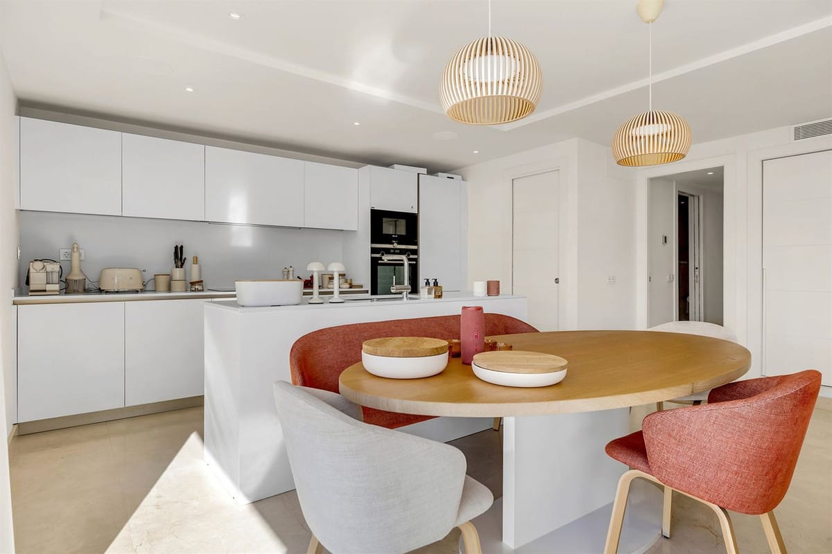 Iconische zuidgerichte duplex-penthouse met privé-solarium en zwembad te koop in Nueva Andalucía - foto 12