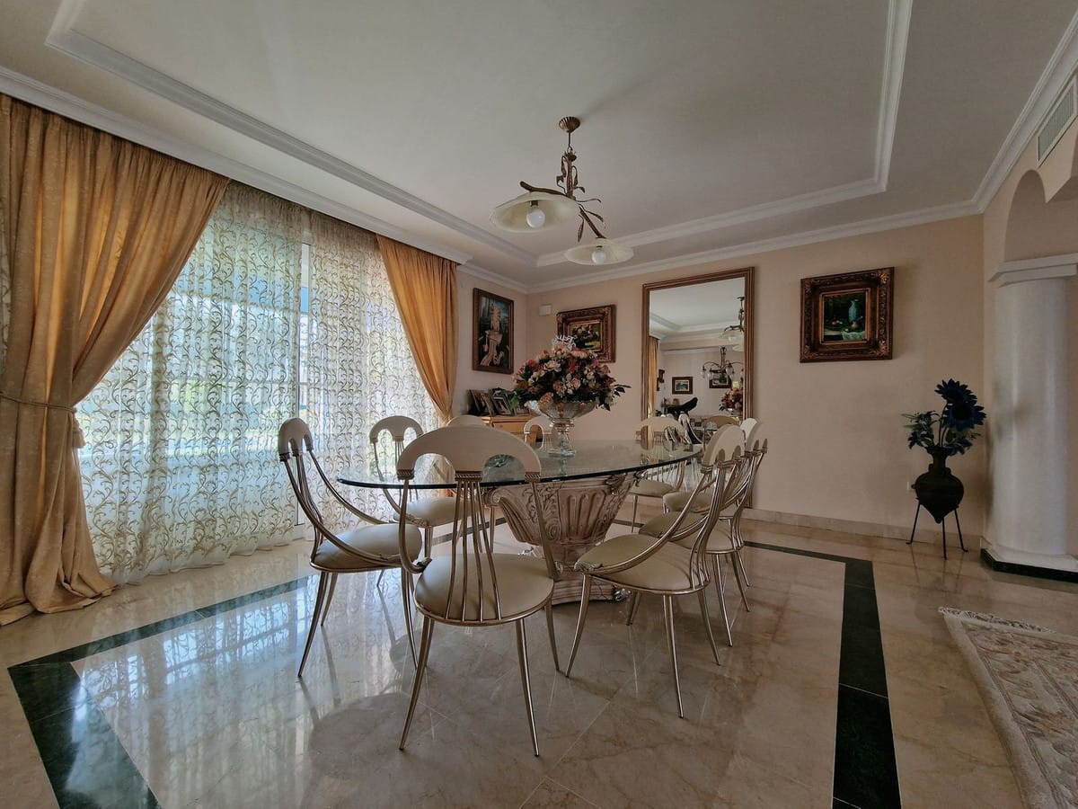 Unieke villa met privé-tennisbaan in Guadalmina Baja in Guadalmina Baja - foto 8