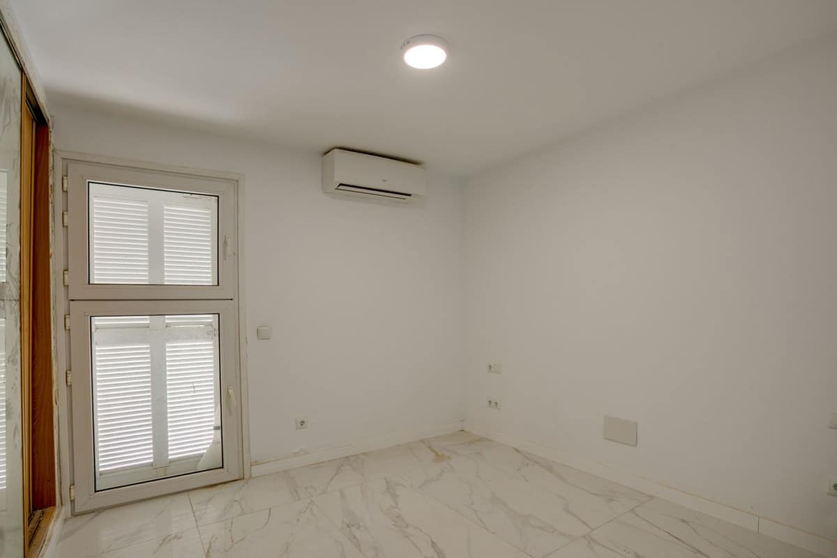 Vrijstaande villa met 3 slaapkamers aan zee in Estepona in Estepona - foto 8