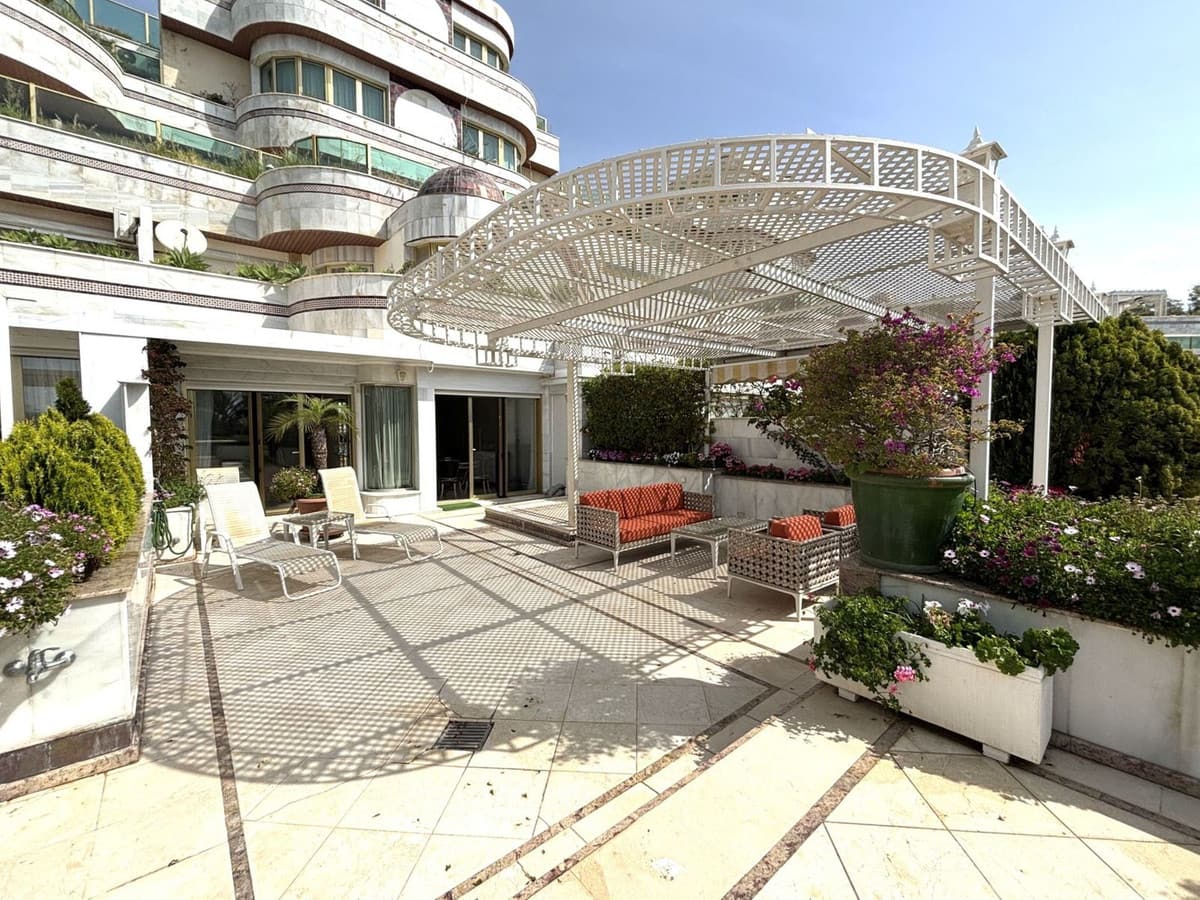 3 bedroom Apartment in Puerto Banús in Puerto Banús - foto 2