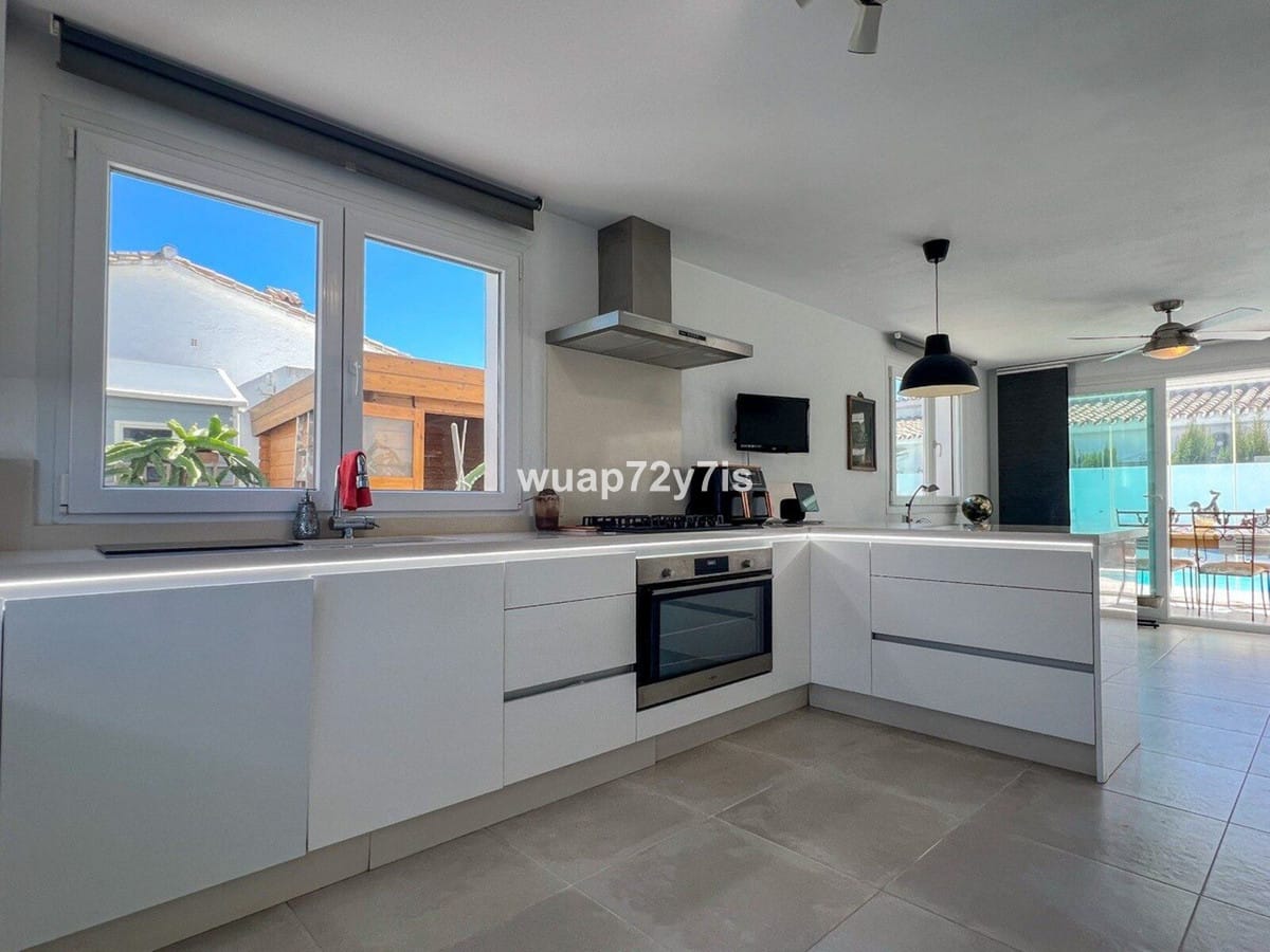 3-slaapkamer villa met zeezicht in Costalita, Estepona in Costalita - foto 12