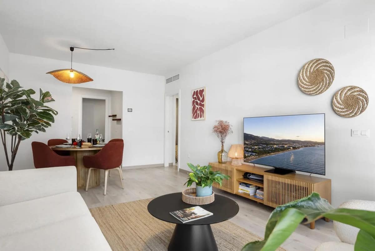 2-slaapkamer appartement in Estepona – terras en zwembadzicht in Estepona - foto 6