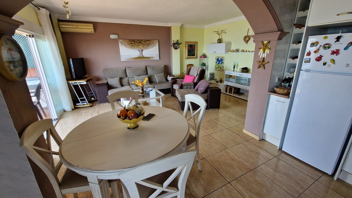 Drie-slaapkamerappartement aan de boulevard van La Playa del Cristo, Estepona in Estepona - foto 4