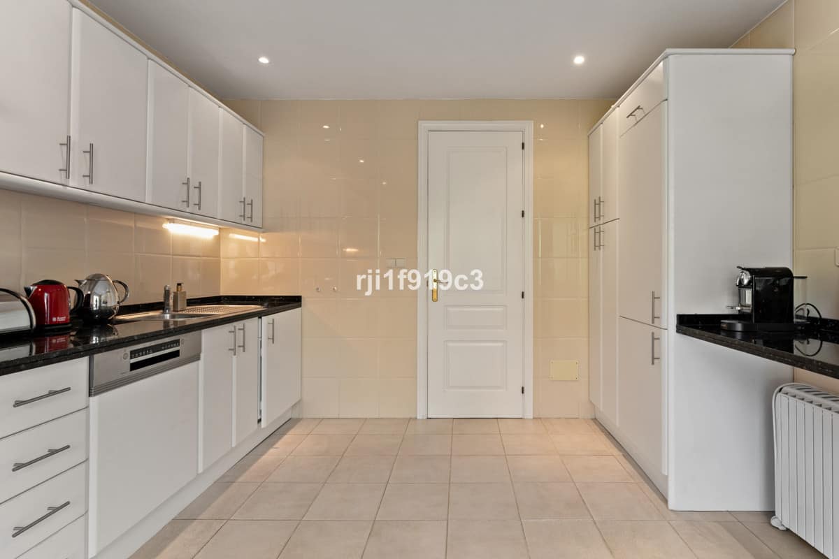 3-slaapkamer hoekappartement in Elviria Hills, Marbella in Elviria - foto 12