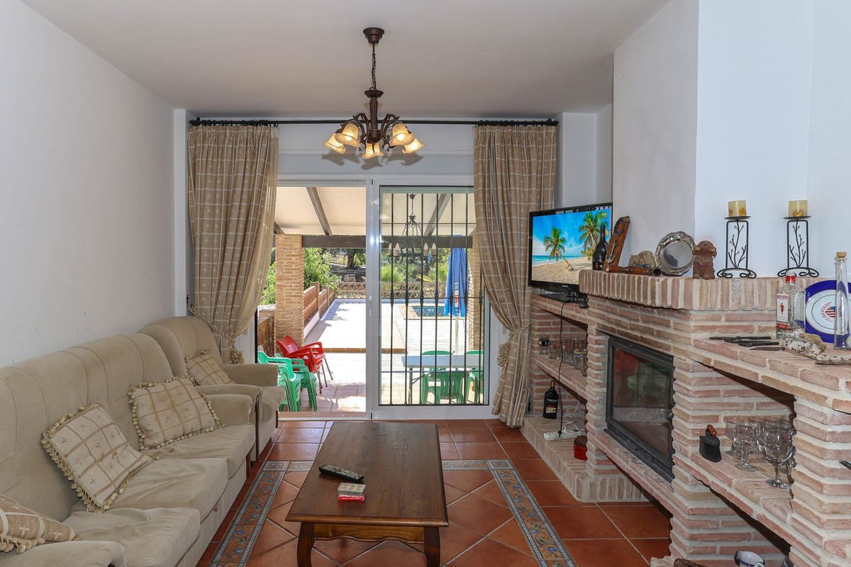 Huis met 3 slaapkamers in Guaro in Guaro - foto 4