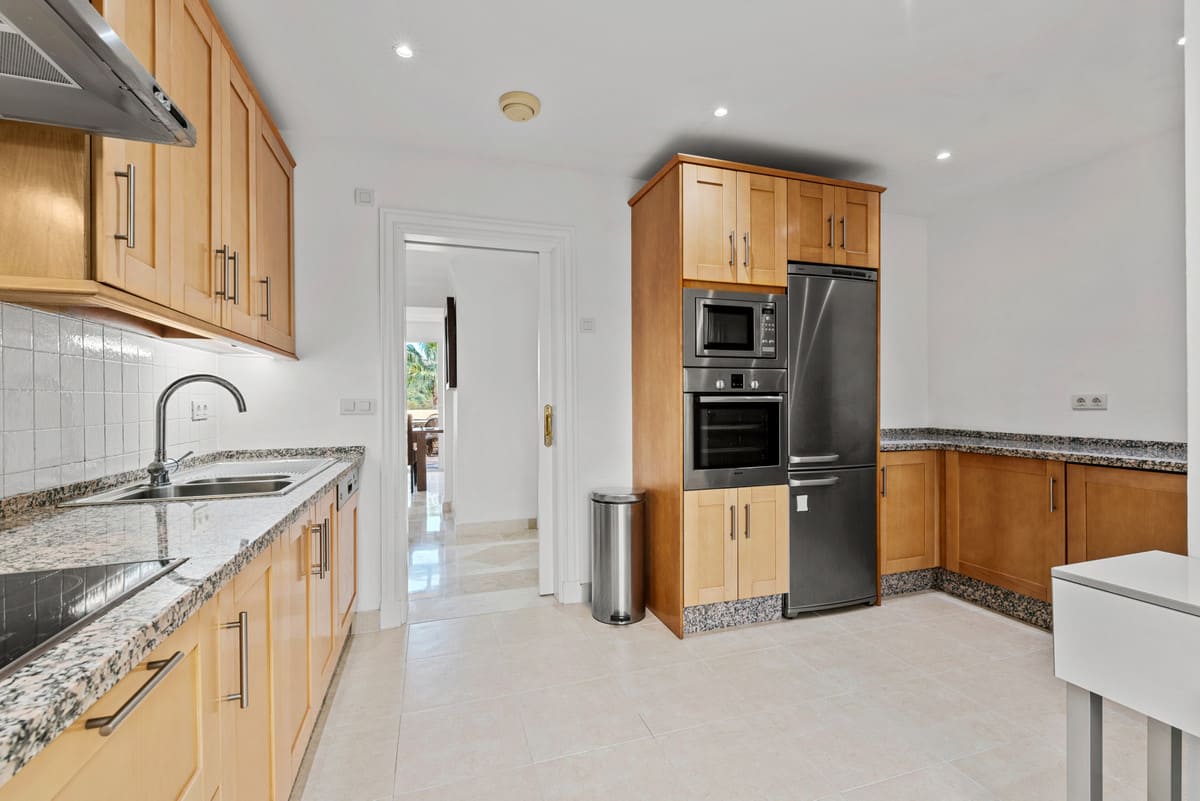 Drie-slaapkamer penthouse in Casares Playa in Casares Playa - foto 5