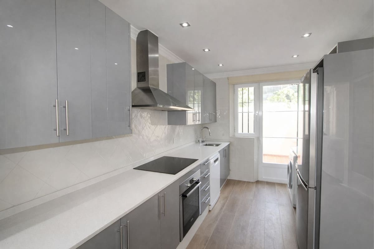 Ruime halfvrijstaande villa met 3 slaapkamers in Elviria in Elviria - foto 15