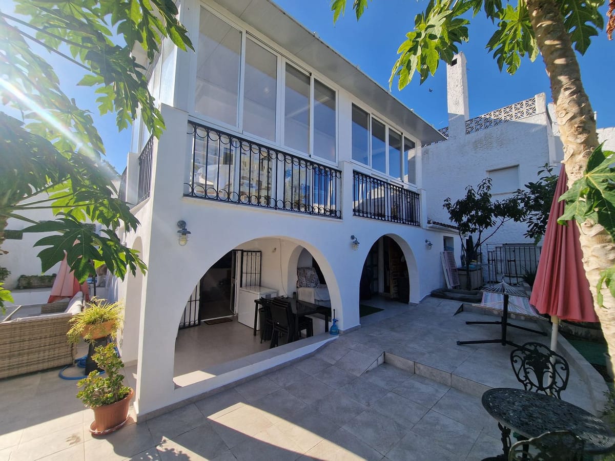 Estepona: 3-slaapkamerwoning met dakterras, zonnepanelen en gemeenschappelijk zwembad in Estepona - foto 2