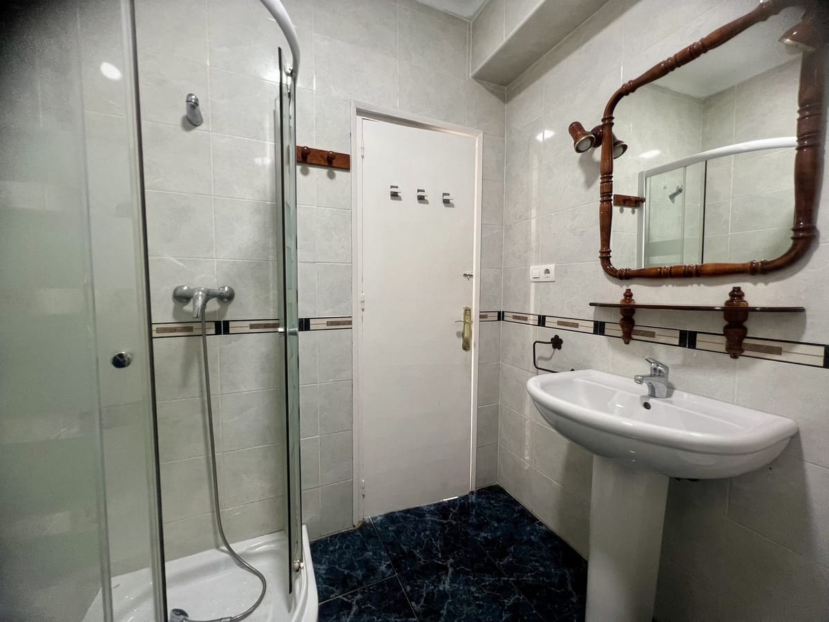 Licht 3-slaapkamerappartement in Málaga historisch centrum – ideaal voor studenten en lange termijn wonen in Málaga - foto 18