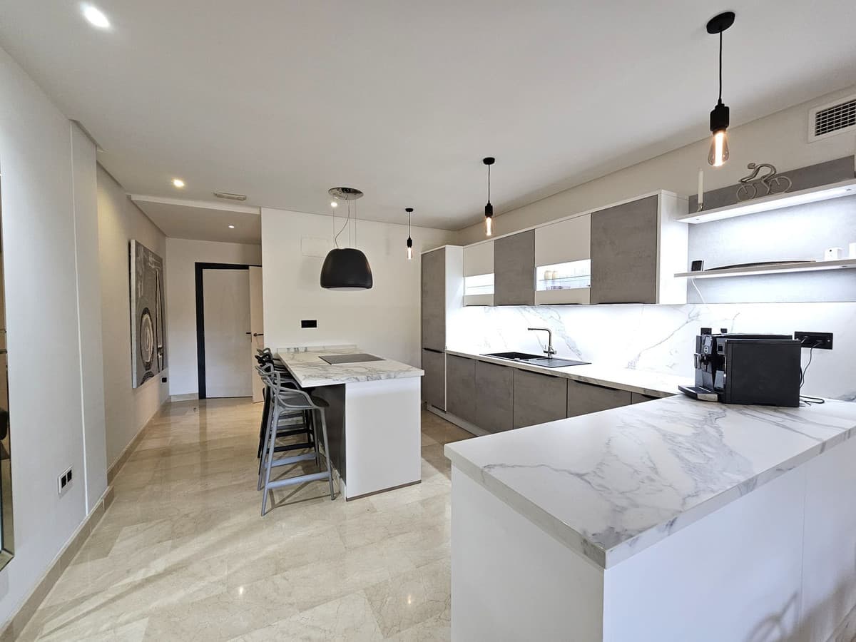 Luxe 3-slaapkamerappartement met ruim terras in Puerto Banús in Puerto Banús - foto 3