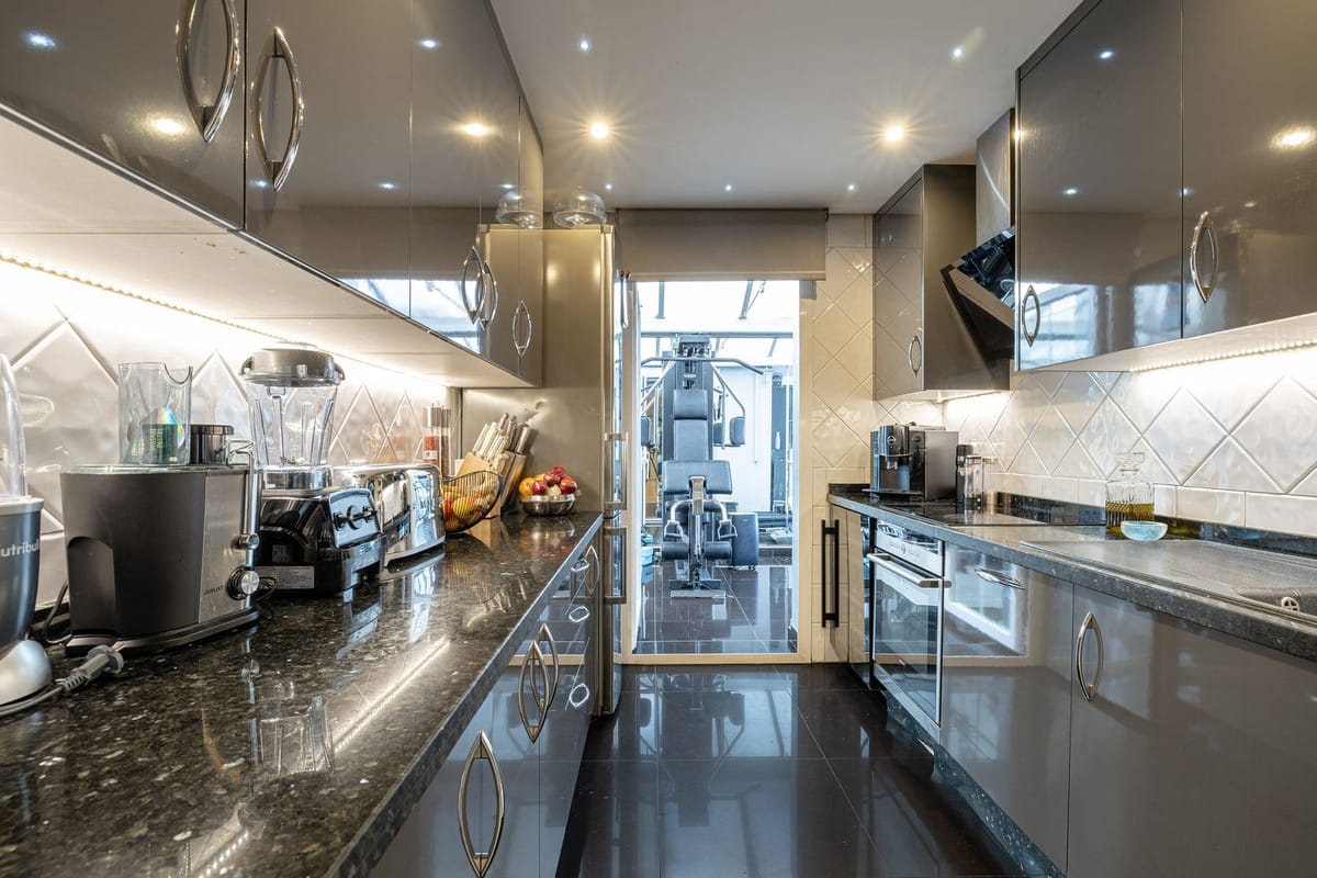 Elegant 2-slaapkamerappartement op loopafstand van het iconische Puerto Banús – Marbella in Nueva Andalucía - foto 15