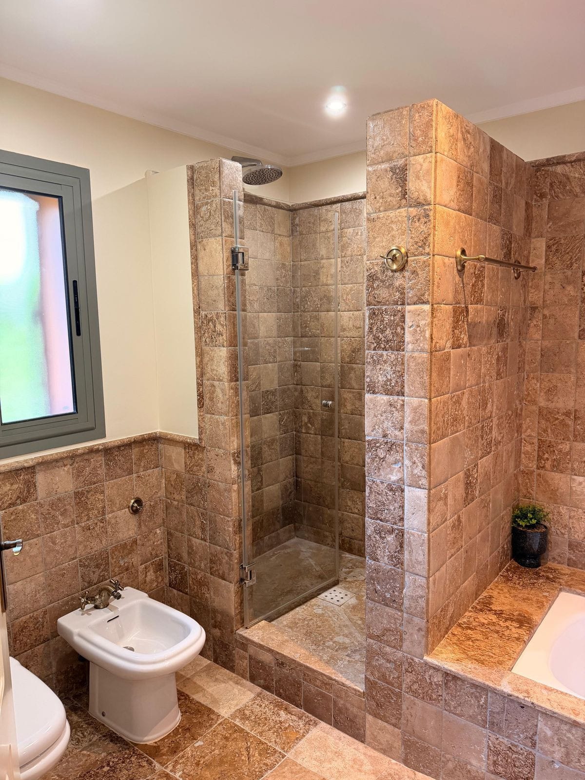 Drie-slaapkamer appartement in Estepona in Estepona - foto 17