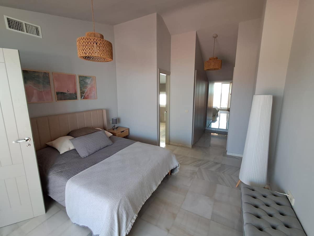 Exclusieve semi-vrijstaande villa aan het strand in Estepona in Estepona - foto 17