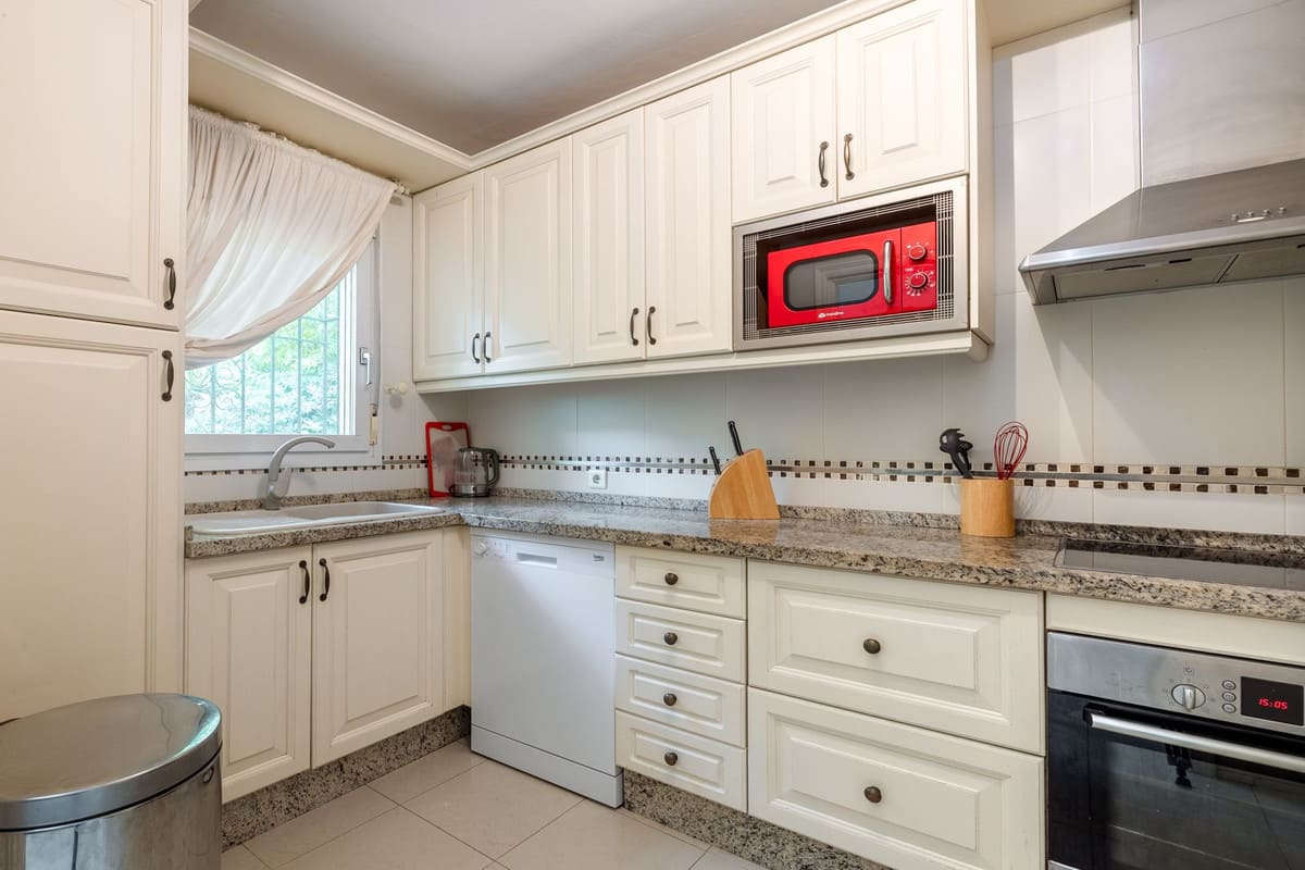 4-slaapkamerwoning aan haven en strand van Estepona in Estepona - foto 13