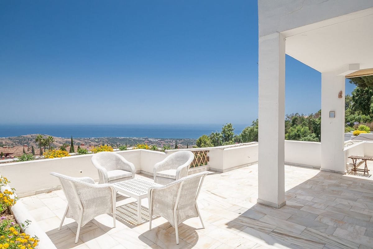 Prachtig 3-slaapkamer appartement met panoramisch zeezicht in La Mairena in La Mairena - foto 3