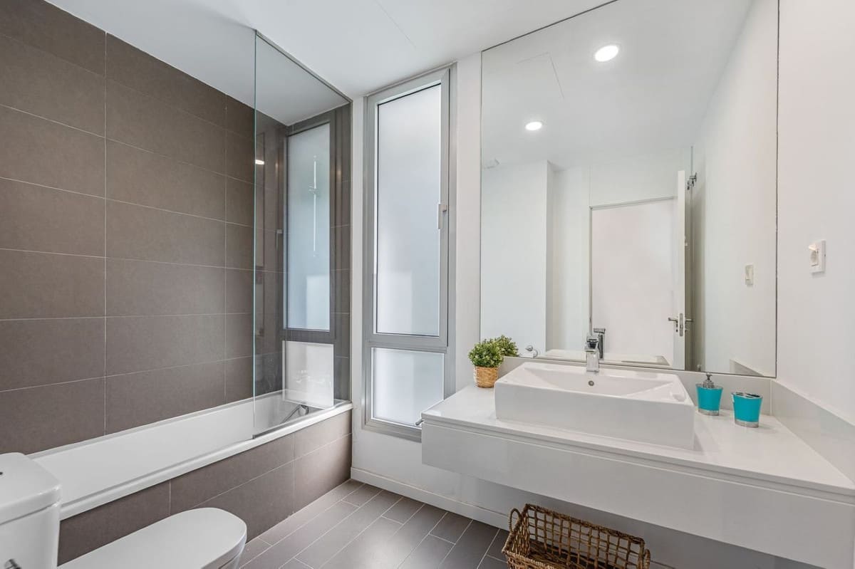 3-slaapkamer townhouse met privé solarium en zeezicht in Cancelada, Estepona in Cancelada - foto 13