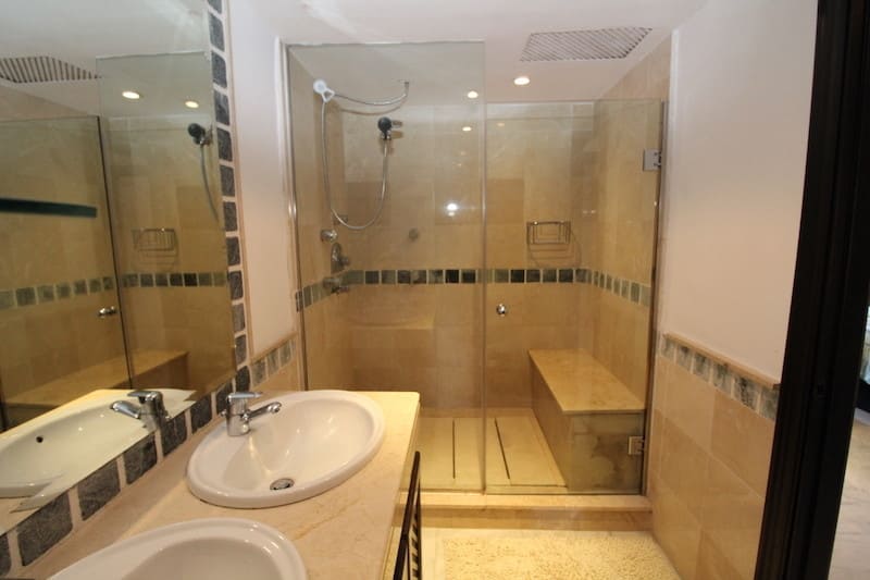 Halfvrijstaande villa met privézwembad in The Golden Mile in The Golden Mile - foto 12
